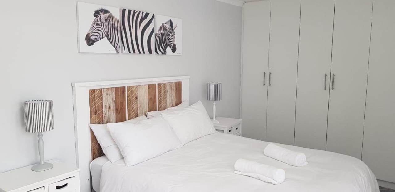 Villa Whales & Waves Hermanus Exterior foto