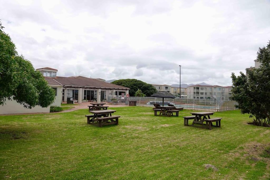 Villa Whales & Waves Hermanus Exterior foto