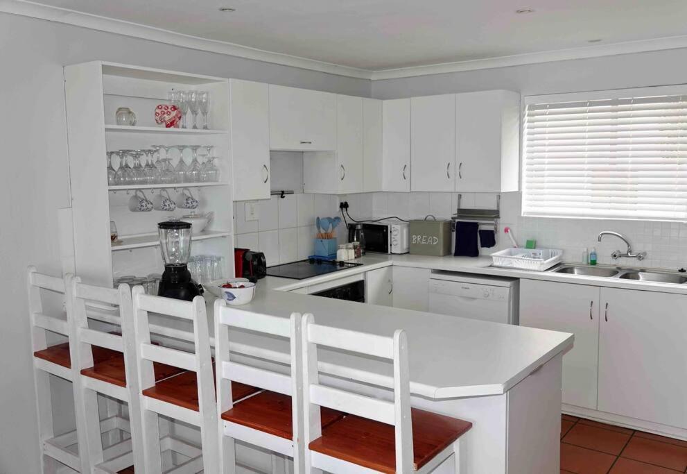 Villa Whales & Waves Hermanus Exterior foto