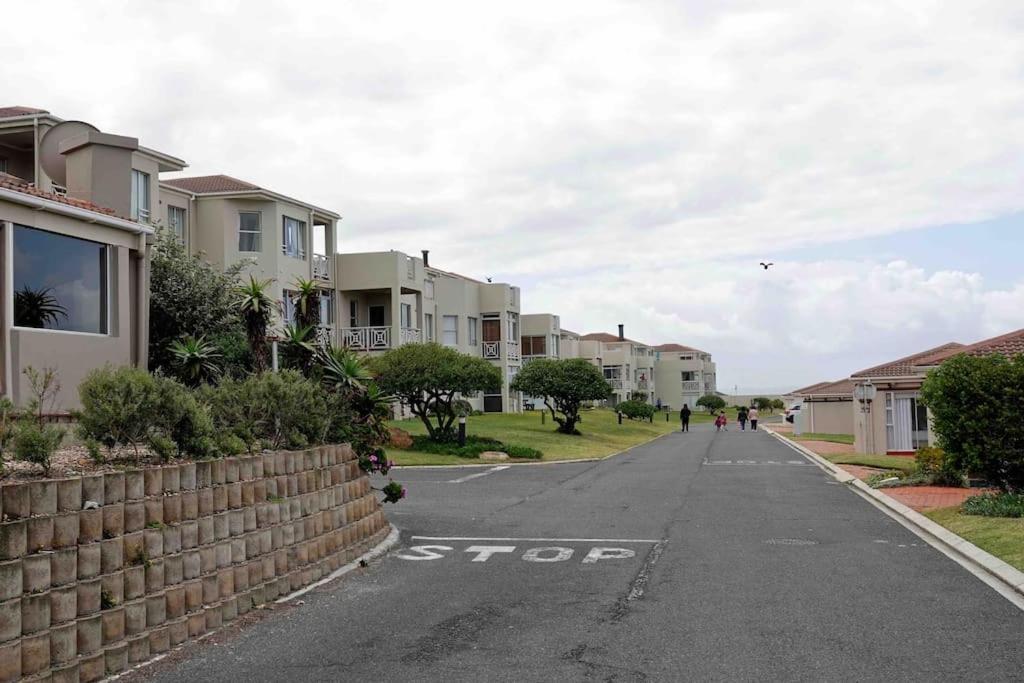 Villa Whales & Waves Hermanus Exterior foto