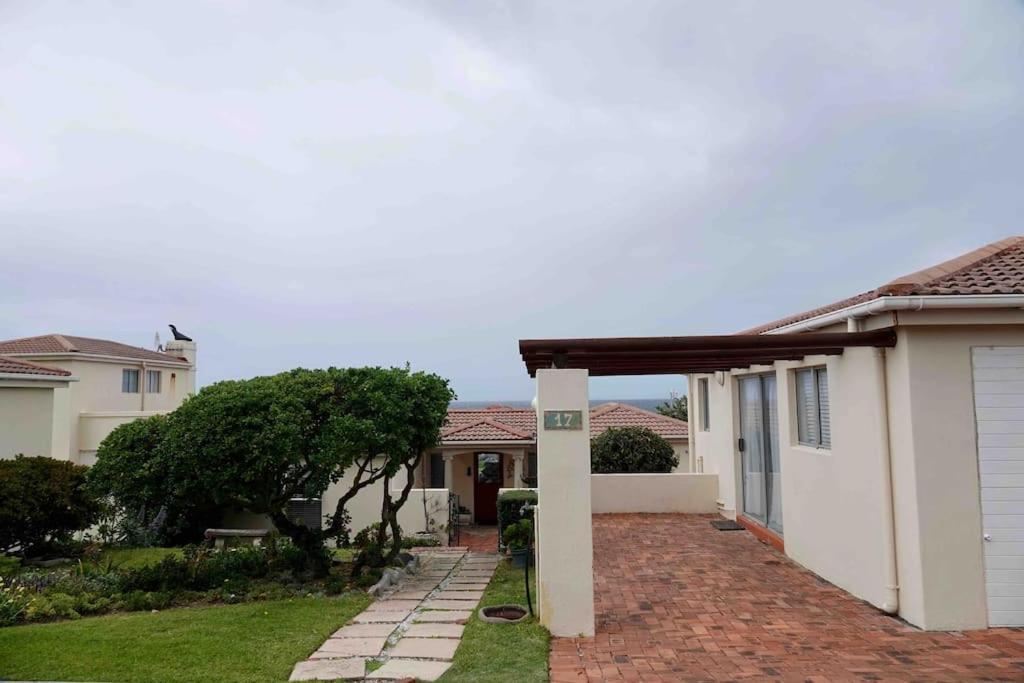 Villa Whales & Waves Hermanus Exterior foto